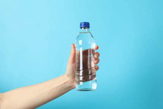 Une bouteille d'eau à porté de main